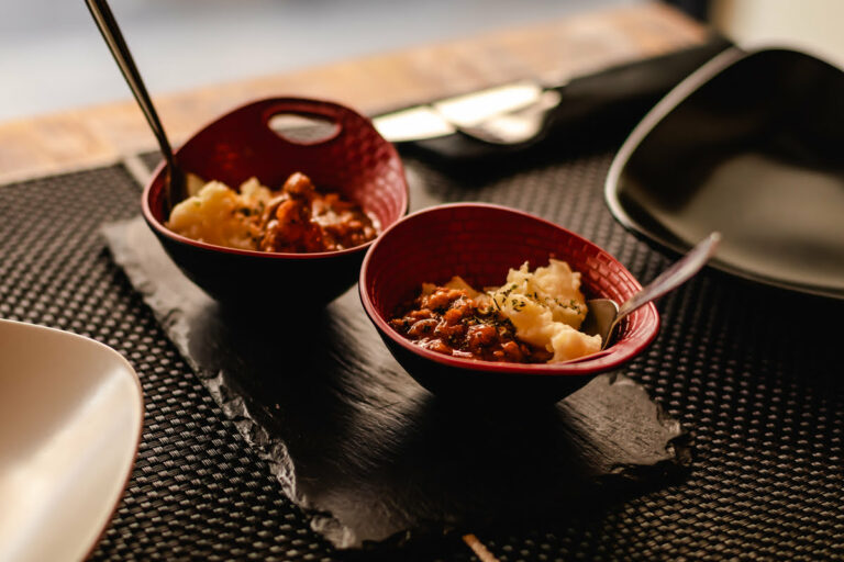 Tapas tradicionales de Granada Historia y sabores que no te puedes perder